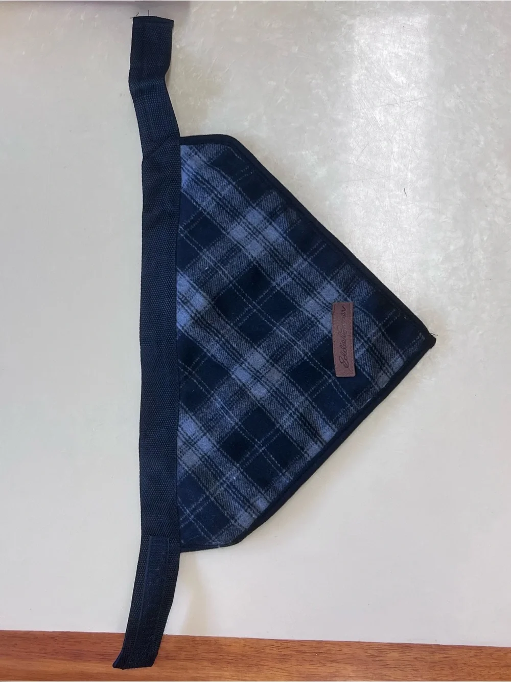Eddie Bauer Navy Plaid and Sherpa Reversible Dog Bandana Size Large Velcro